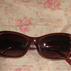 GUESS Women’s y2k Sunglasses - Fashionable UV Shades